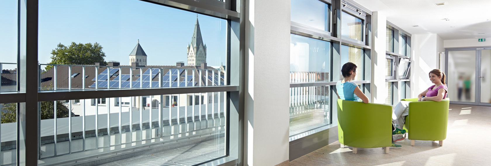 Von der Wahlleistungsstation des Neubaus erhalten Patienten und Besucher eine schöne Aussicht auf den Paderborner Dom